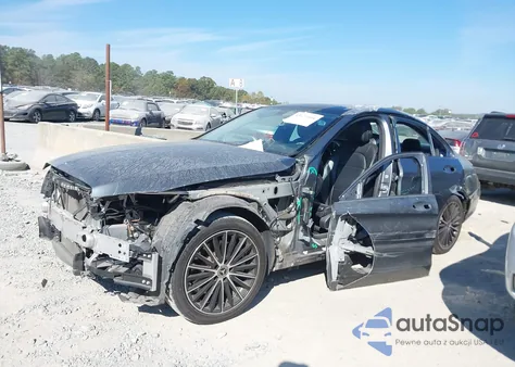 2019 Mercedes-Benz C 300 z USA, uszkodzony, nr VIN 55SWF8DB6KU308084